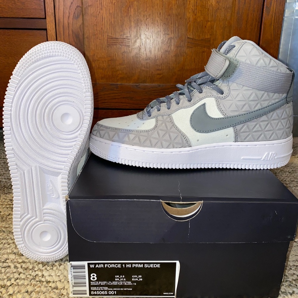 Nike Women’s Air Force 1 HI PRM Suede Size 8